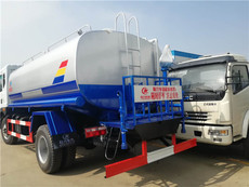高效環(huán)保，專業(yè)守護(hù)——城市清潔與綠化好幫手 灑水車